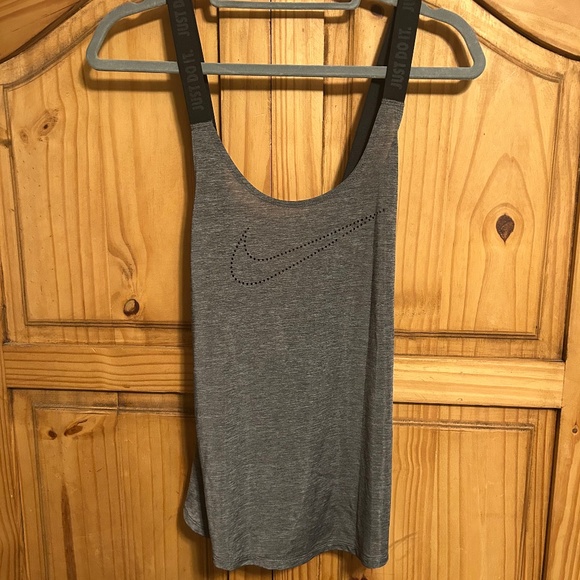 Nike Women’s  Sport Dri-Fit Workout Top - Picture 1 of 8